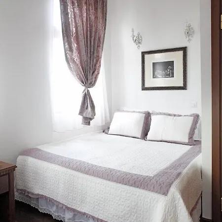 Marjolaine Hotel