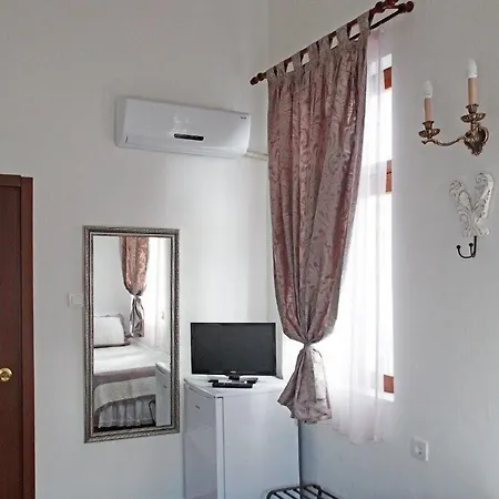 Marjolaine Hotel 3*